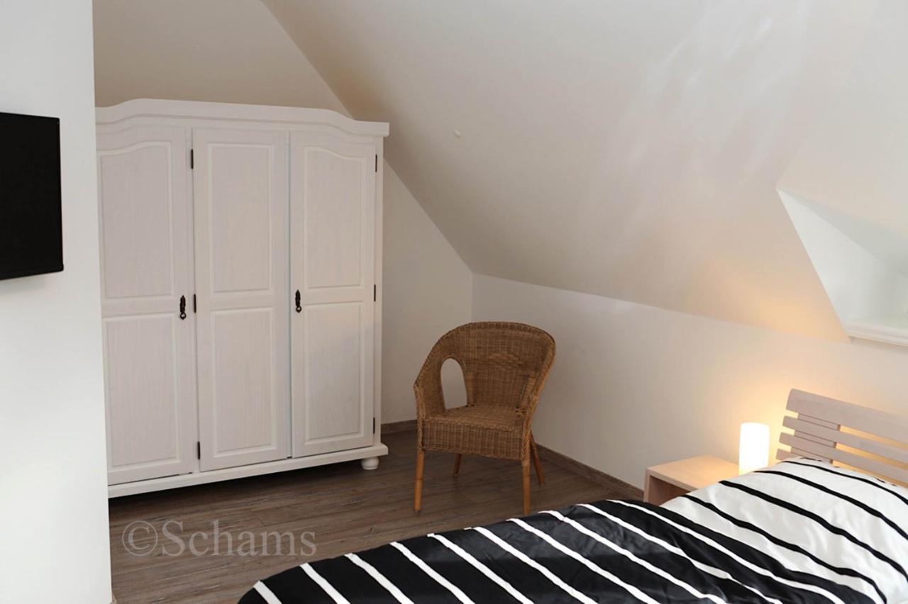 Ostseelagune Zingst, Exklusive Dhh, Strandnah, Sauna, Kamin, 3 Sz, 2 Baeder, Glasfaser, Haustierfrei, Garten Mit Suedterrasse, E-Ladesaeule, 2 Stellplaetze, Strandkorb, Fahrradschuppen, Waschmaschine, Trockner, Nichtraucher Exterior photo