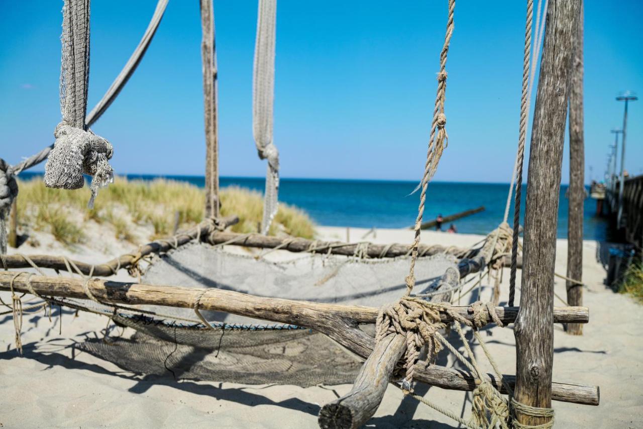 Ostseelagune Zingst, Exklusive Dhh, Strandnah, Sauna, Kamin, 3 Sz, 2 Baeder, Glasfaser, Haustierfrei, Garten Mit Suedterrasse, E-Ladesaeule, 2 Stellplaetze, Strandkorb, Fahrradschuppen, Waschmaschine, Trockner, Nichtraucher Exterior photo